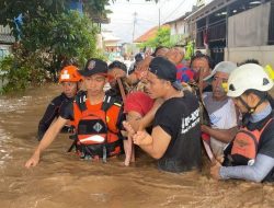 Banjir di Bantaeng Rendam 4 Kecamatan, Jalanan-Tanggul Rusak