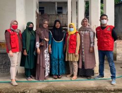 Huadi Group Bantu Token Listrik untuk Penerangan Jalan di Desa Papanloe